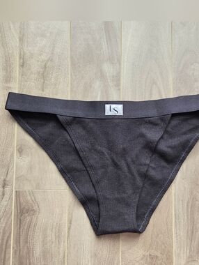 3/30$ La Senza cheeky